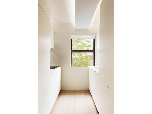 235 East 49th Street 6E, New York NY 10017