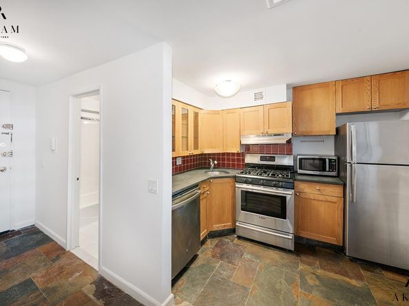 211 Thompson Street 4C, New York NY 10012