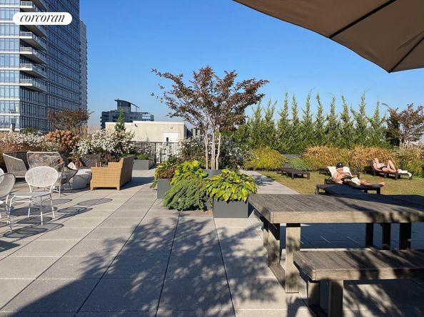 184 Kent Avenue A602, Brooklyn NY 11249