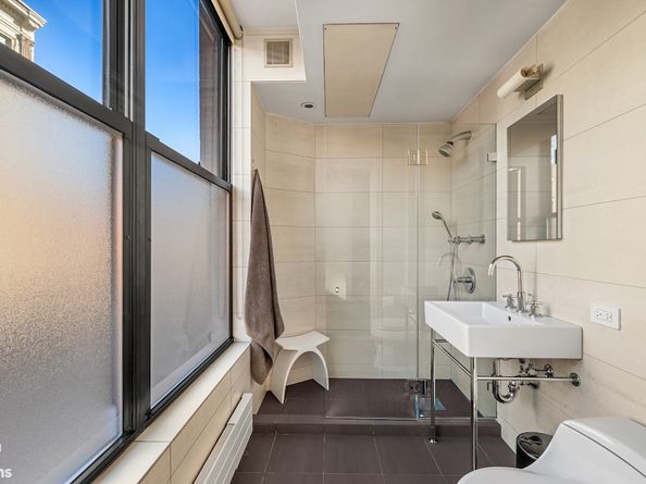 209 East 2nd Street 3, New York NY 10009