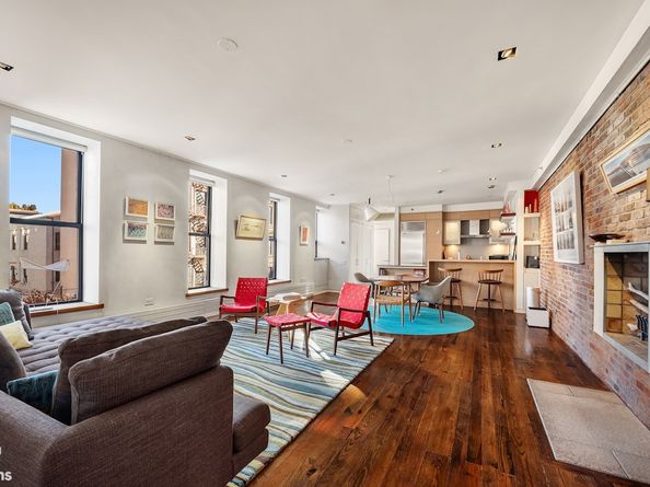209 East 2nd Street 3, New York NY 10009