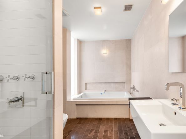 209 East 2nd Street 3, New York NY 10009