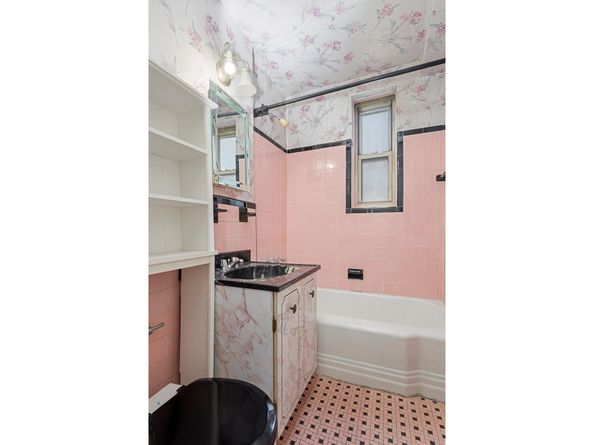 221 Mcdonald Avenue 3A, Brooklyn NY 11218