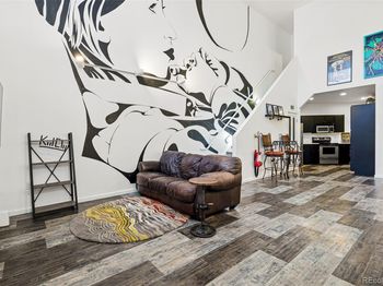 2400 N Broadway