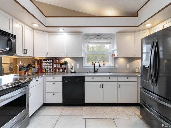 Undisclosed Address #2274115, Aurora CO 80011
