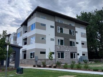 1304 Snowberry