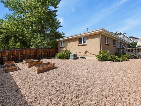 1092 S Iris Street, Lakewood CO 80226
