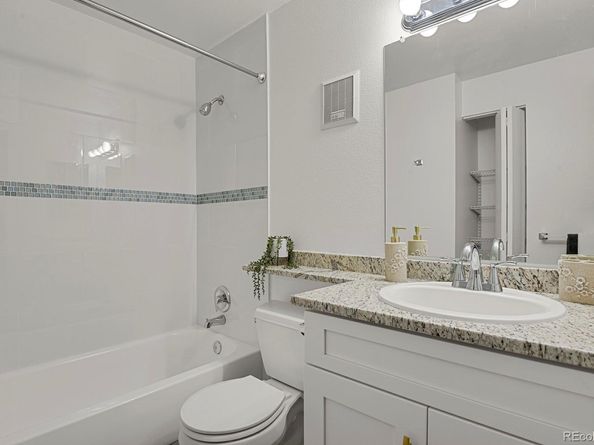 1840 S Pitkin Circle B, Aurora CO 80017