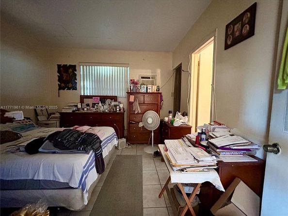2013 Washington Ave, Opa-Locka FL 33054
