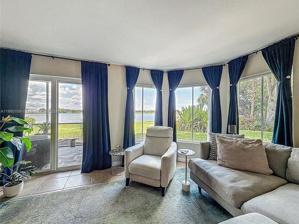 2647 NW 33rd St 2306, Oakland Park FL 33309