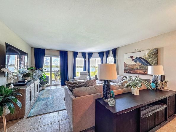 2647 NW 33rd St 2306, Oakland Park FL 33309