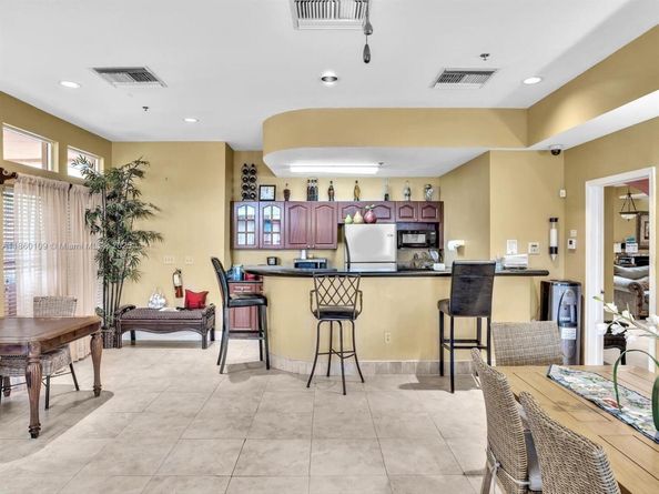 2647 NW 33rd St 2306, Oakland Park FL 33309