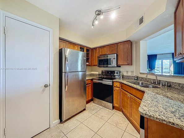 2647 NW 33rd St 2306, Oakland Park FL 33309