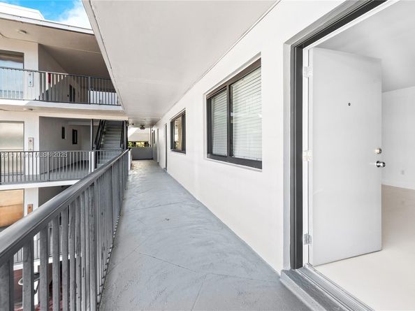 2924 Day Ave N311, Miami FL 33133