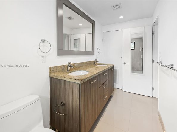 2924 Day Ave N311, Miami FL 33133