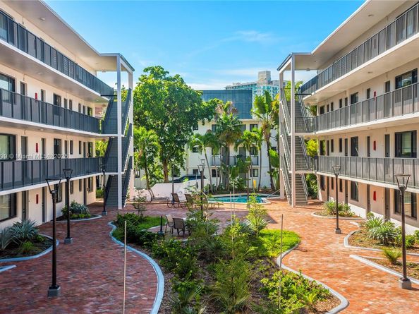 2924 Day Ave N311, Miami FL 33133