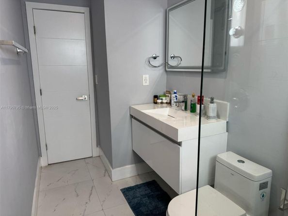729 E 23rd St, Hialeah FL 33013