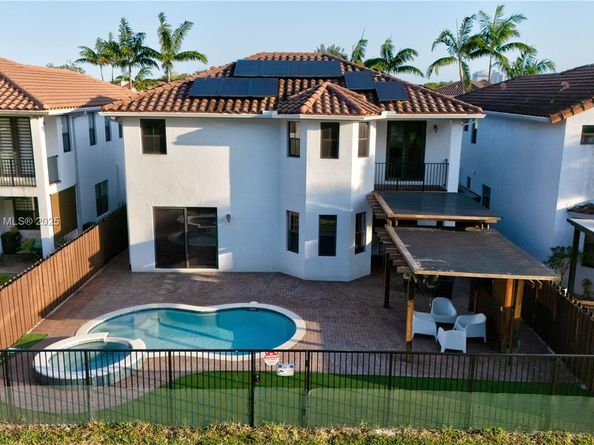 10371 NW 10th St, Miami FL 33172