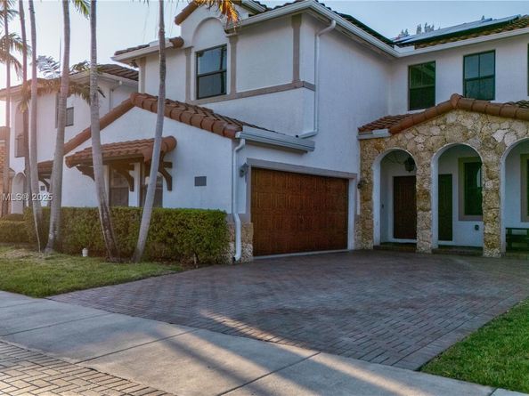 10371 NW 10th St, Miami FL 33172