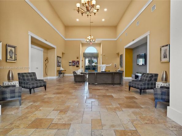 10371 NW 10th St, Miami FL 33172