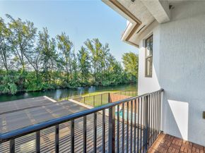 10371 NW 10th St, Miami FL 33172