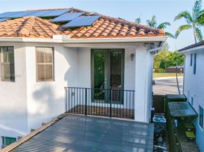 10371 NW 10th St, Miami FL 33172