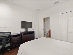10371 NW 10th St, Miami FL 33172