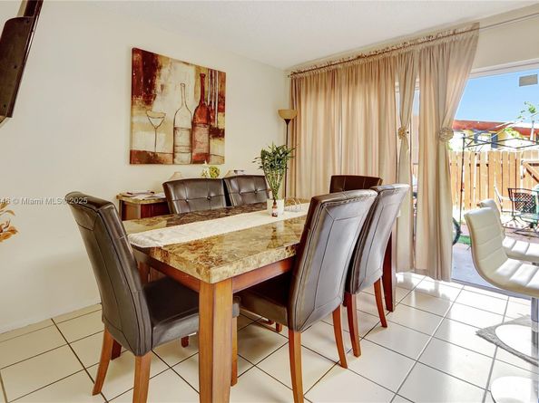 13731 SW 84th St B, Miami FL 33183