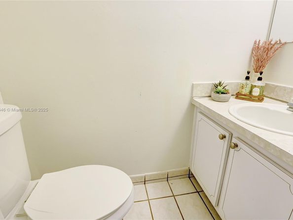 13731 SW 84th St B, Miami FL 33183