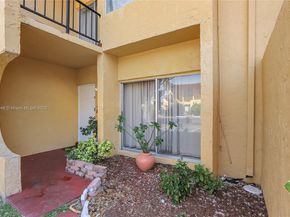 13731 SW 84th St B, Miami FL 33183