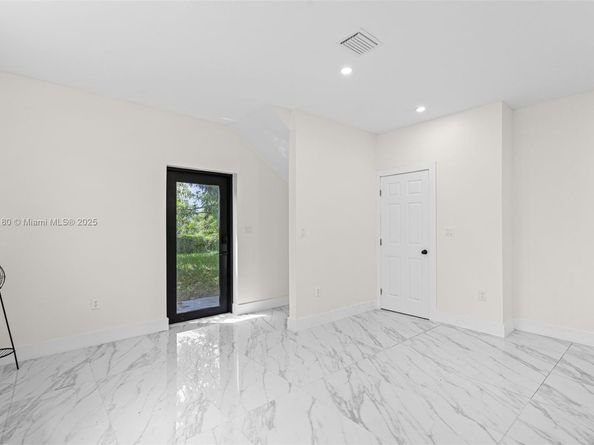 742 NW 70th St, Miami FL 33150