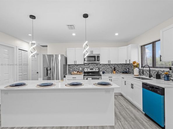 742 NW 70th St, Miami FL 33150