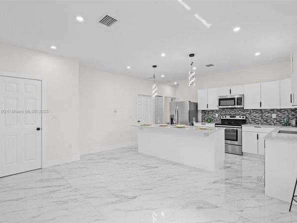 742 NW 70th St, Miami FL 33150