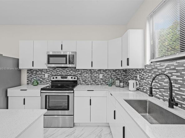 742 NW 70th St, Miami FL 33150