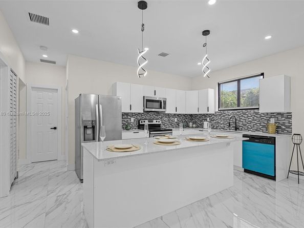 742 NW 70th St, Miami FL 33150