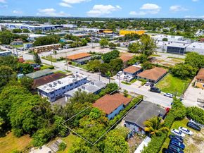 742 NW 70th St, Miami FL 33150