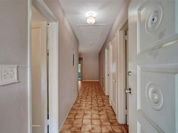 332 Bayberry Dr, Plantation FL 33317