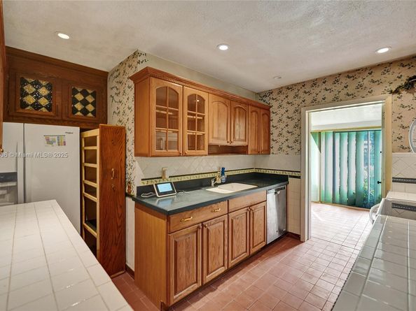 332 Bayberry Dr, Plantation FL 33317