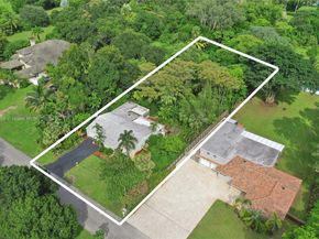 332 Bayberry Dr, Plantation FL 33317
