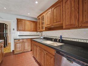332 Bayberry Dr, Plantation FL 33317