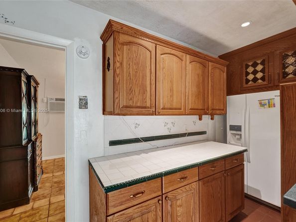 332 Bayberry Dr, Plantation FL 33317