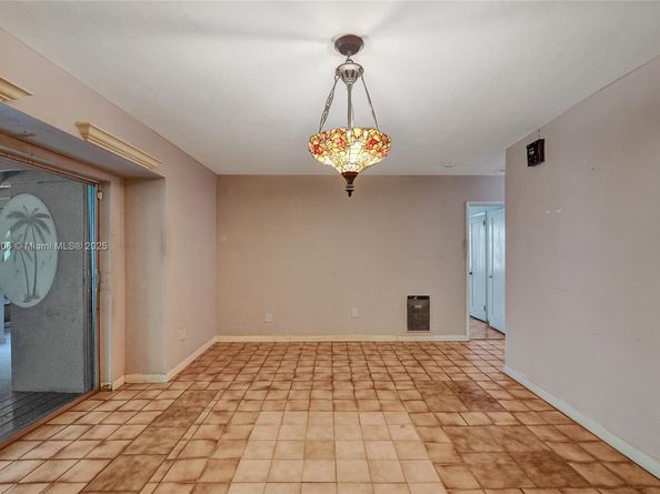 332 Bayberry Dr, Plantation FL 33317