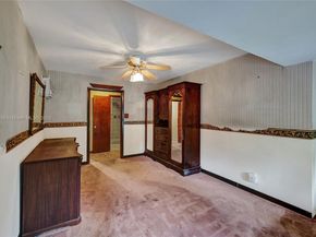 332 Bayberry Dr, Plantation FL 33317
