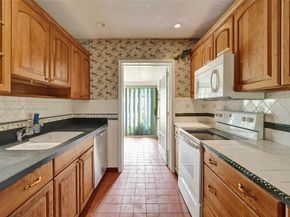 332 Bayberry Dr, Plantation FL 33317