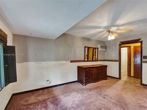 332 Bayberry Dr, Plantation FL 33317