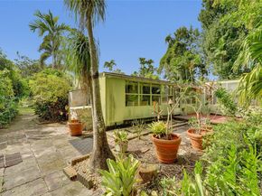 332 Bayberry Dr, Plantation FL 33317