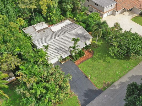 332 Bayberry Dr, Plantation FL 33317