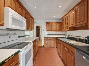 332 Bayberry Dr, Plantation FL 33317
