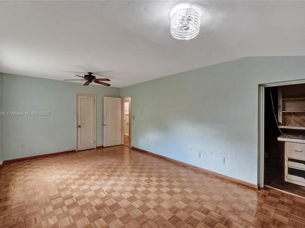 332 Bayberry Dr, Plantation FL 33317