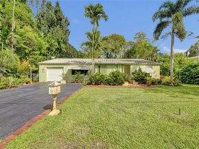 332 Bayberry Dr, Plantation FL 33317